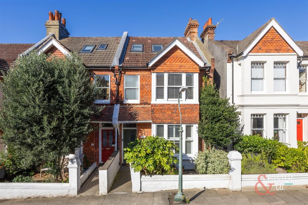 Property photo 1 of 25 Chanctonbury Road_11-025(1).Jpg