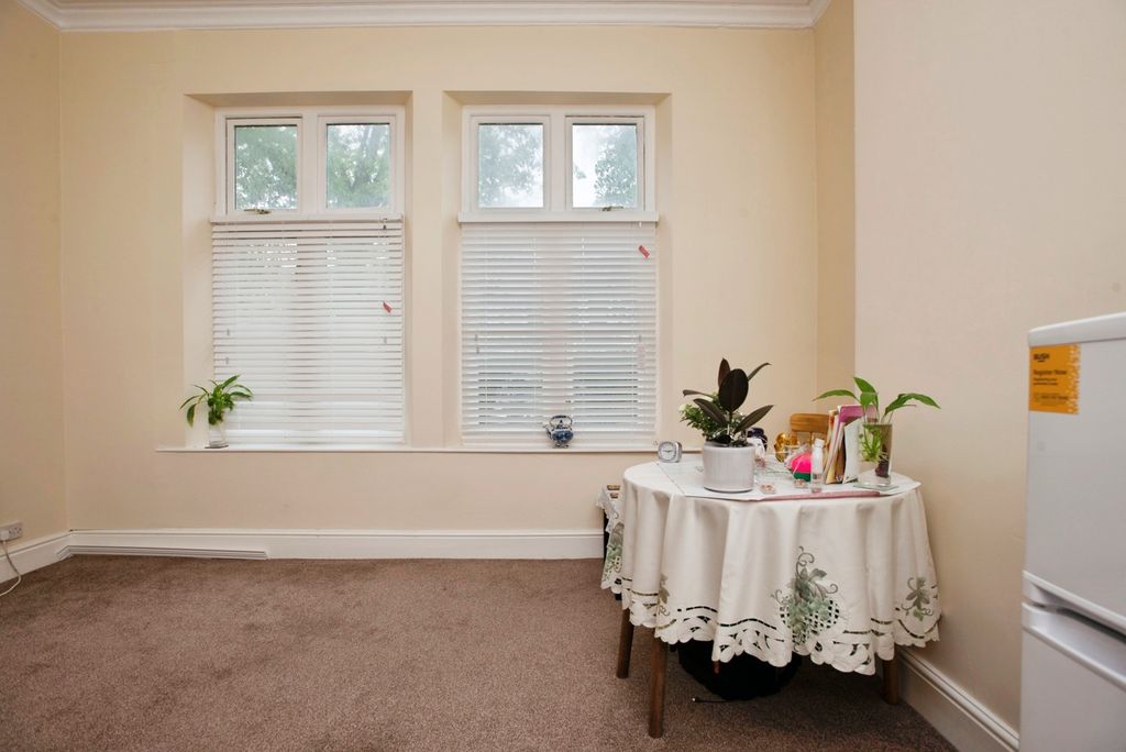 Property photo 3 of 12 Pbox-Img.Jpg