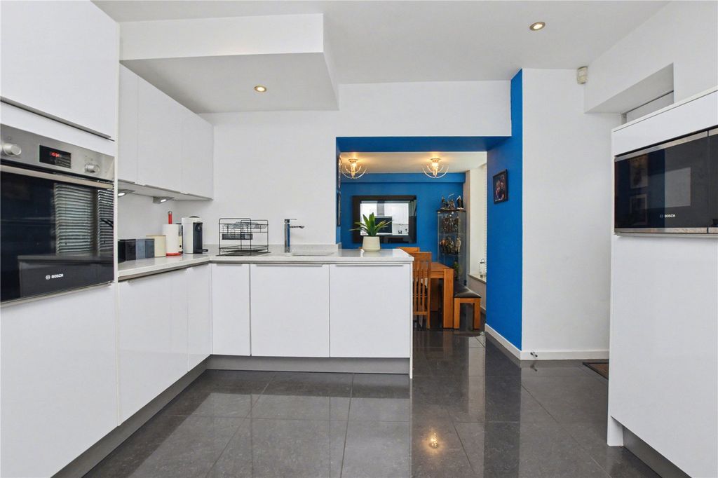 Property photo 3 of 31 Picture No. 17