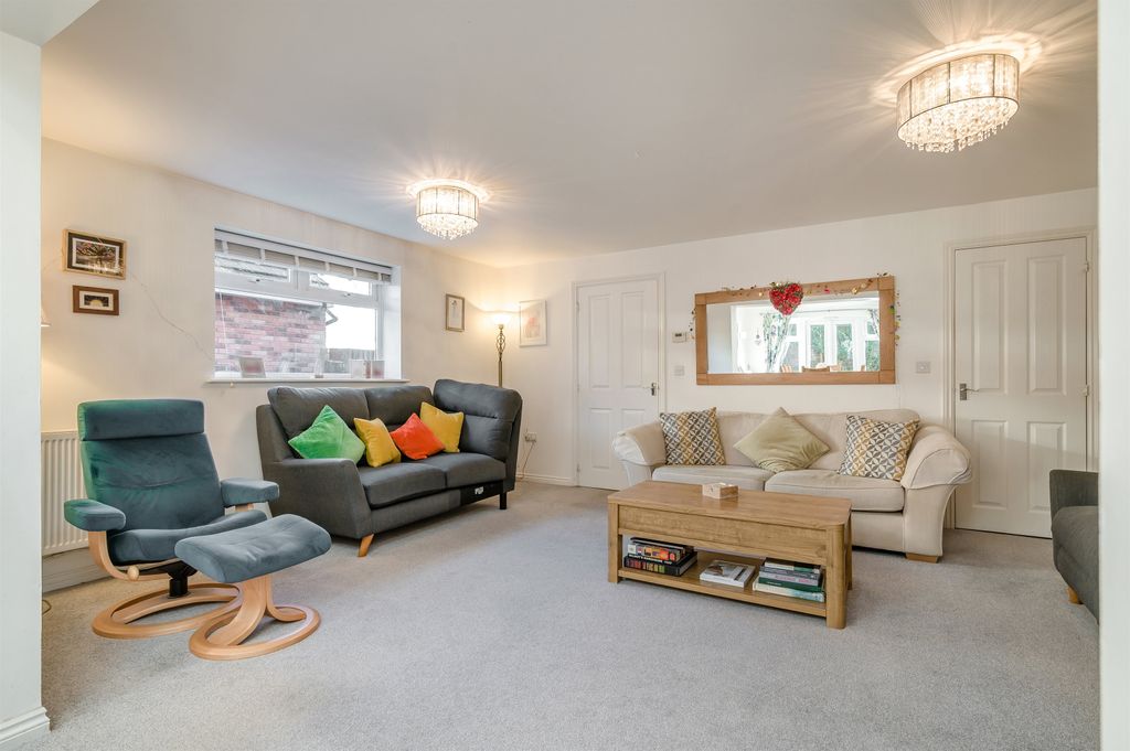 Property photo 3 of 23