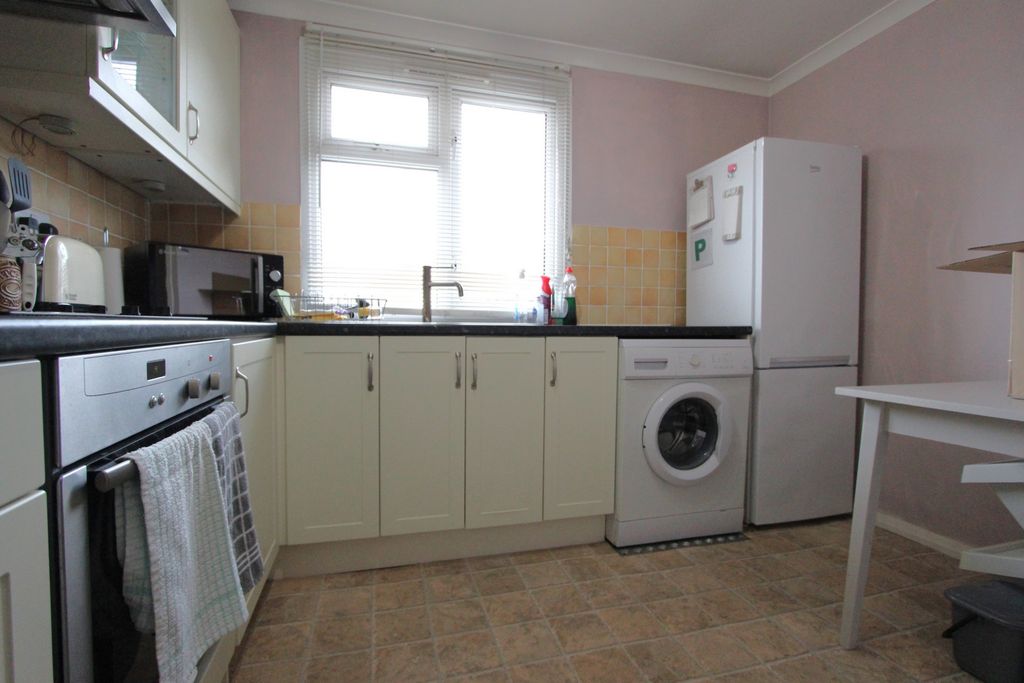 Property photo 3 of 7 Photo 4