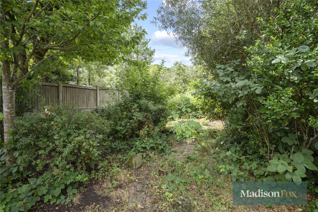 Property photo 3 of 28 Picture No. 16