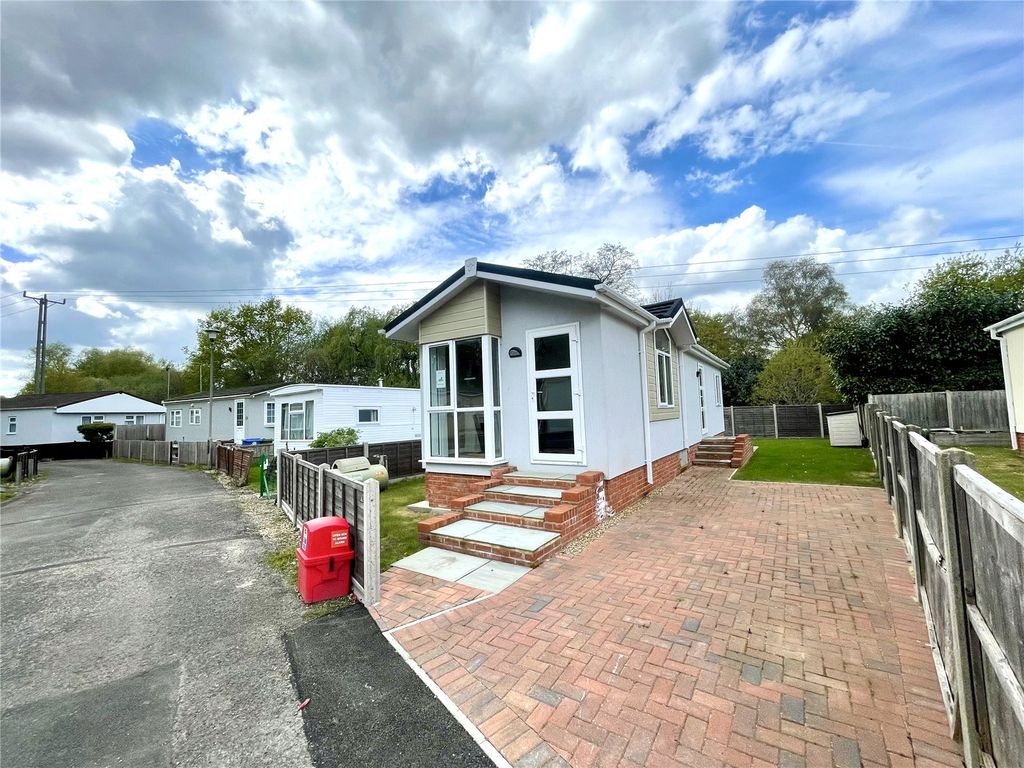 Property photo 1 of 9 Picture No. 10
