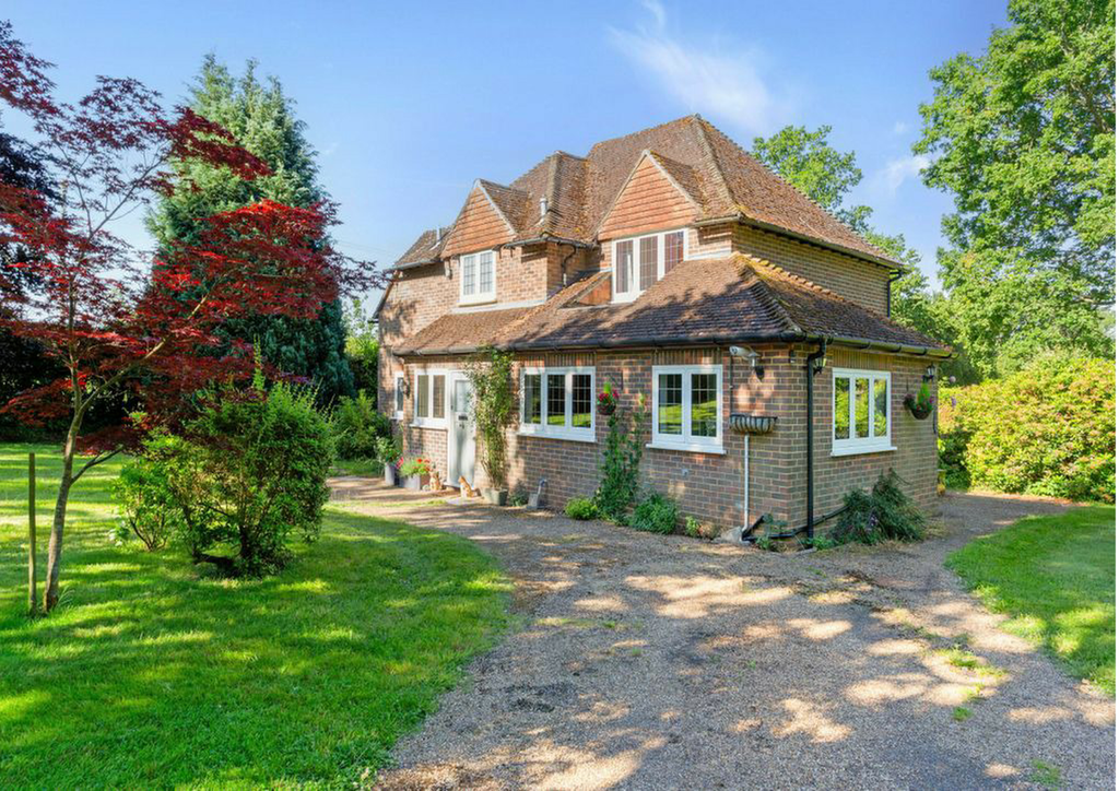 Property photo 1 of 11