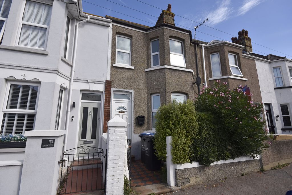 Property photo 1 of 11
