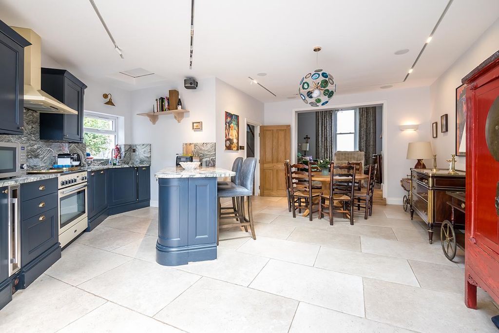 Property photo 3 of 24 Luxor Street -18.Jpg