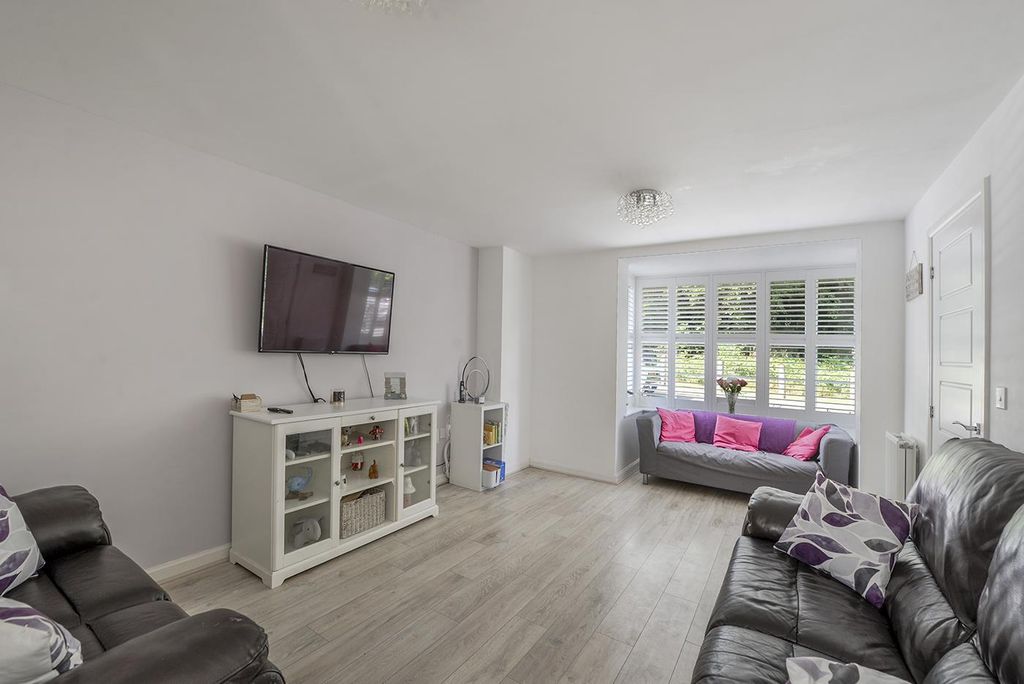 Property photo 3 of 18 1Rosebay03.Jpg