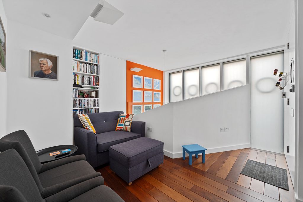 Property photo 1 of 26