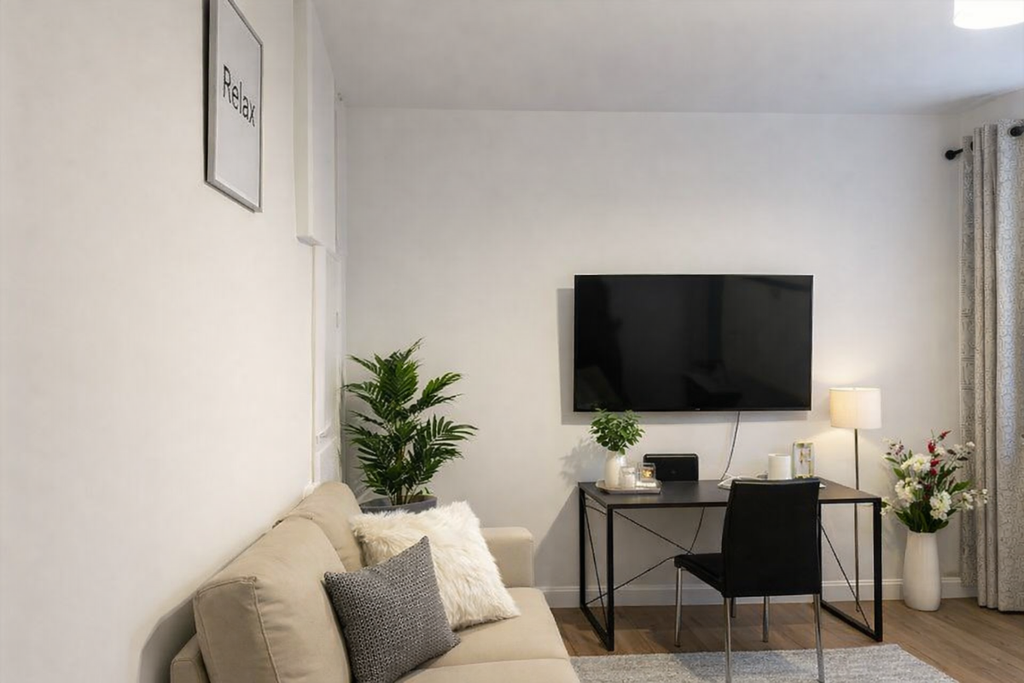 Property photo 3 of 12