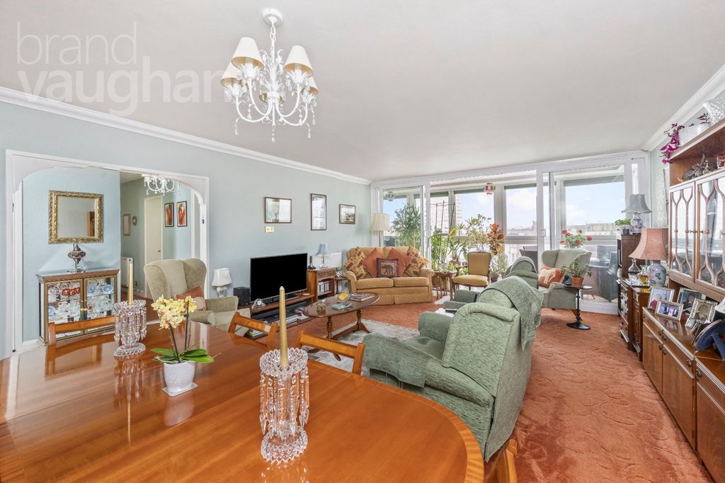 Property photo 2 of 22 Picture No. 16