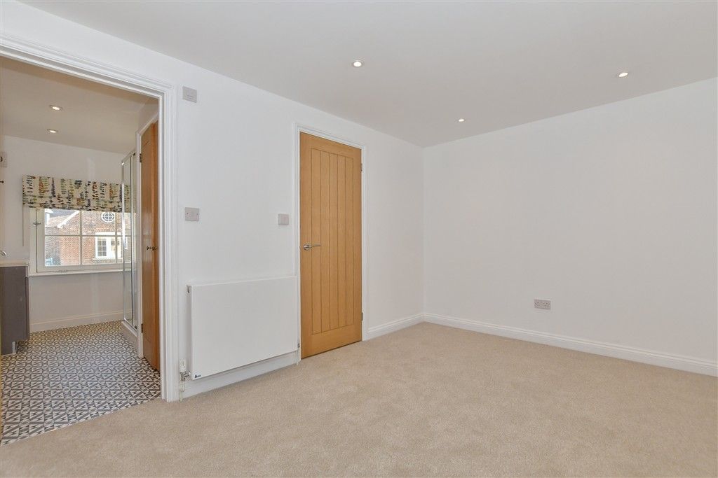 Property photo 2 of 10 Bedroom 1