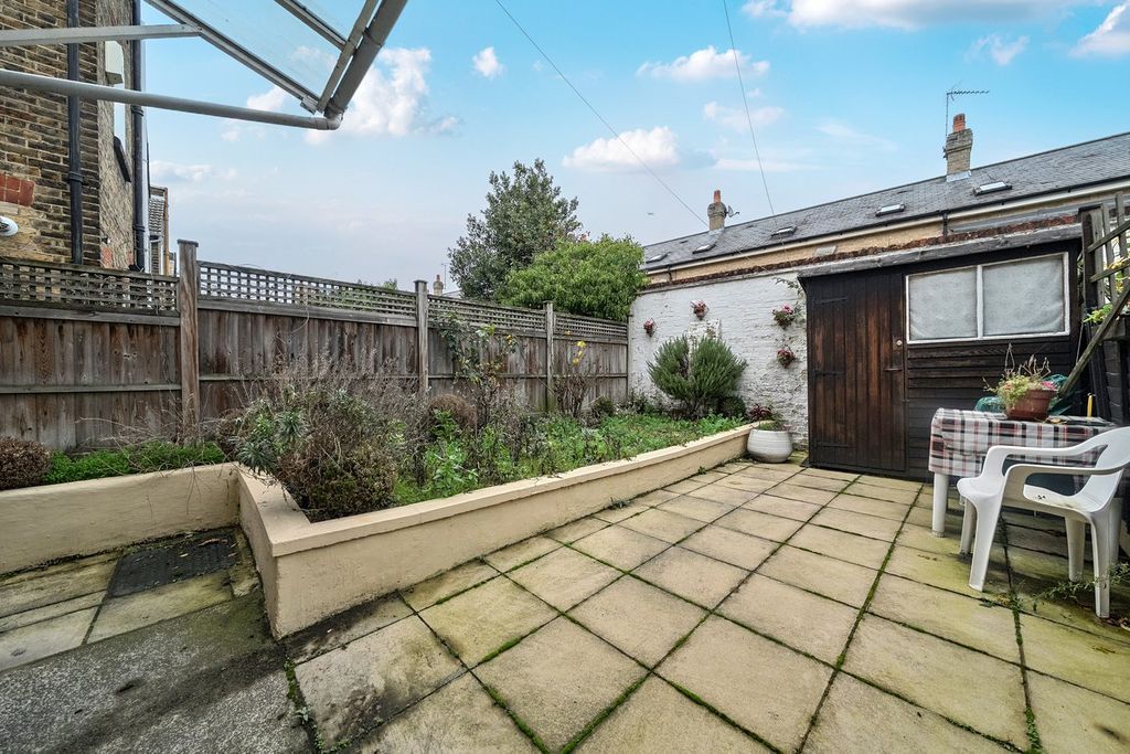 Property photo 3 of 14