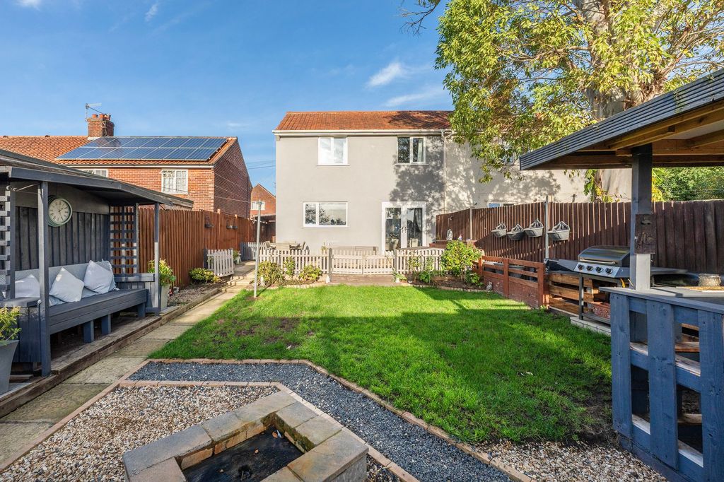 Property photo 2 of 20