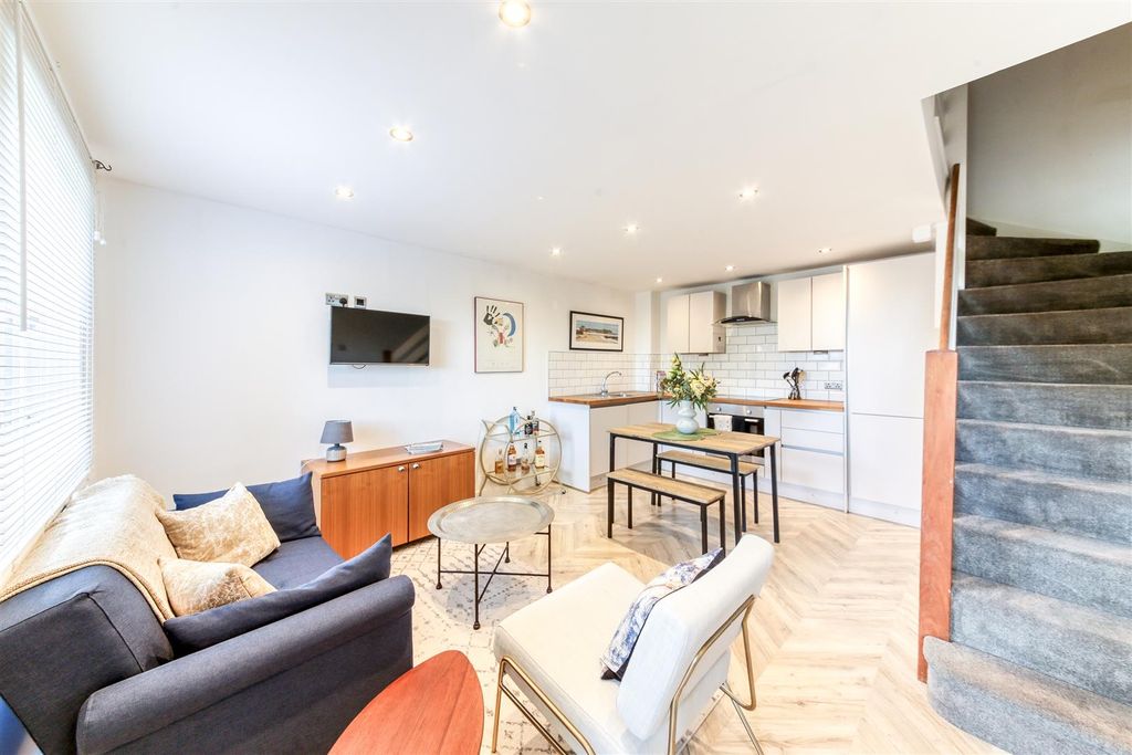 Property photo 1 of 12 2Ec3F6F0-950A-47E4-8F21-ba4A1Bbf07Da.Jpg