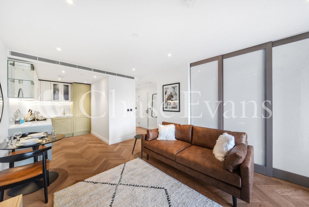 Property photo 1 of 11 Kings Tower, Chelsea