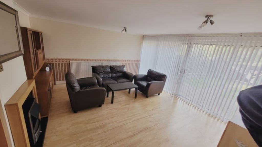 Property photo 3 of 4