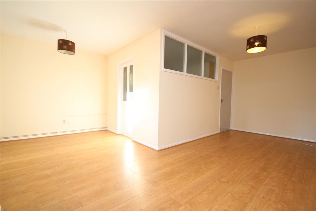 Property photo 3 of 6 P4Ebykamakmspqdcc6H1Dq.Jpg