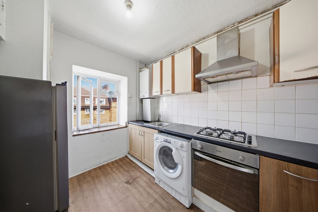 Property photo 3 of 9