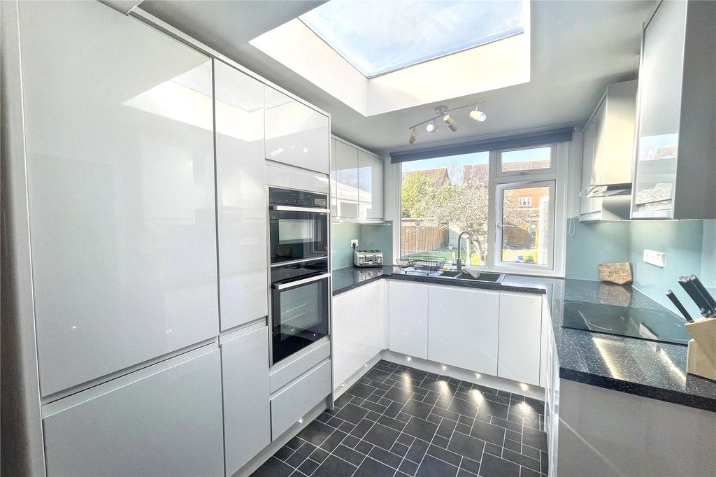 Property photo 2 of 21 Picture No. 05
