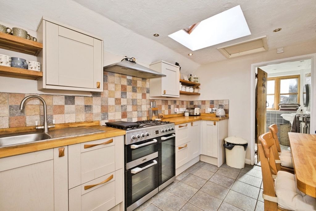 Property photo 2 of 14 Pbox-Img.Jpg