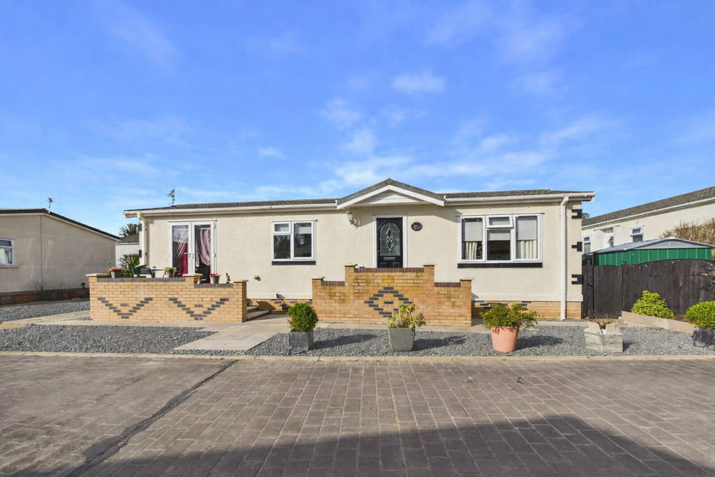 Property photo 1 of 12 Front (Exterior)