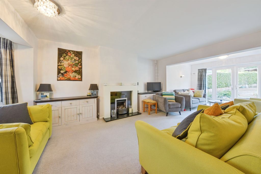 Property photo 2 of 27