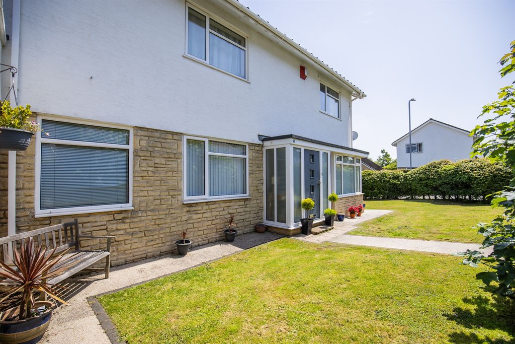 Property photo 3 of 28