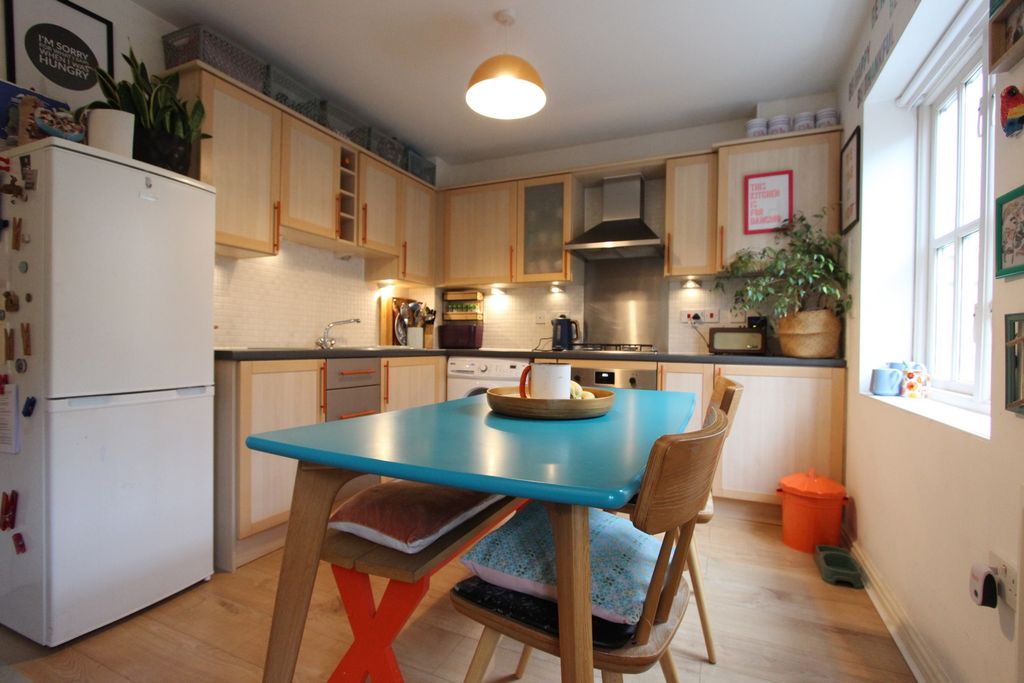 Property photo 3 of 11 Photo 4