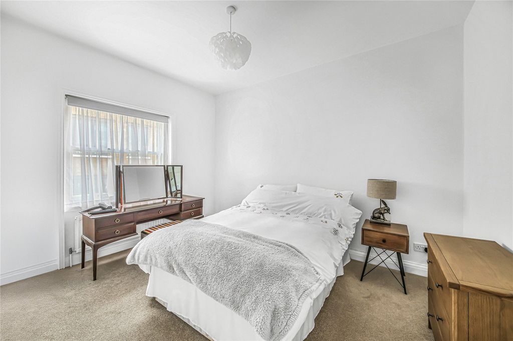 Property photo 2 of 11 Picture No. 17
