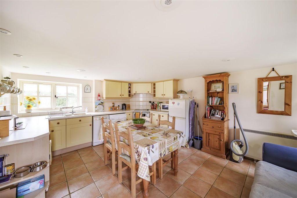 Property photo 2 of 9