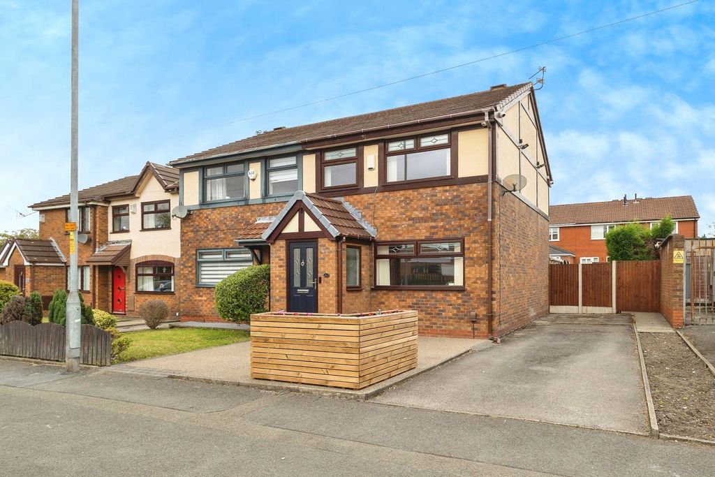 Property photo 1 of 16 Front