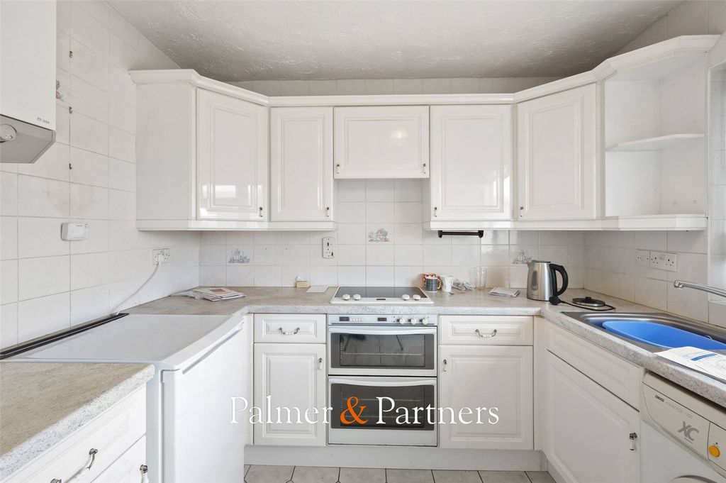 Property photo 2 of 17 Picture No. 34