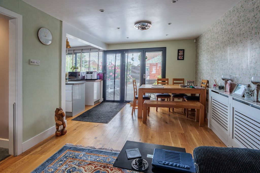 Property photo 3 of 36