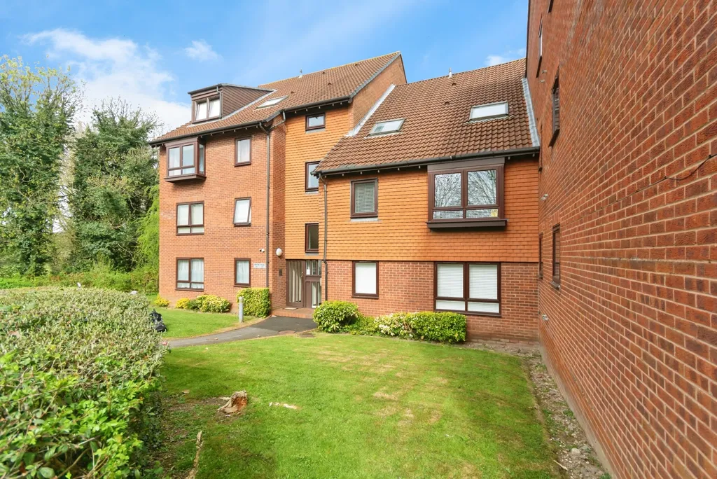 Apartment in West Midlands B30 - View 3
