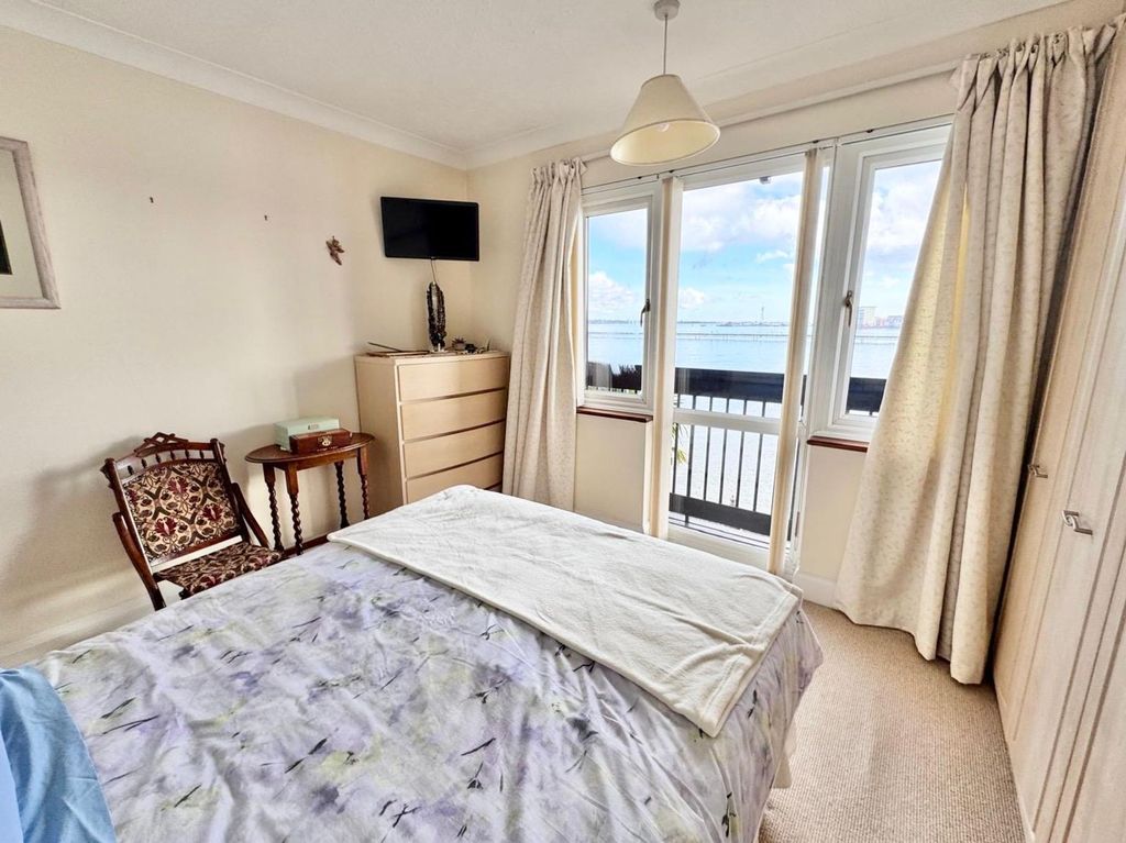 Property photo 2 of 28