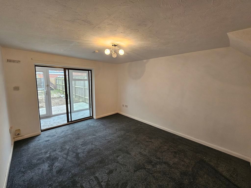 Property photo 2 of 10 Photo 4