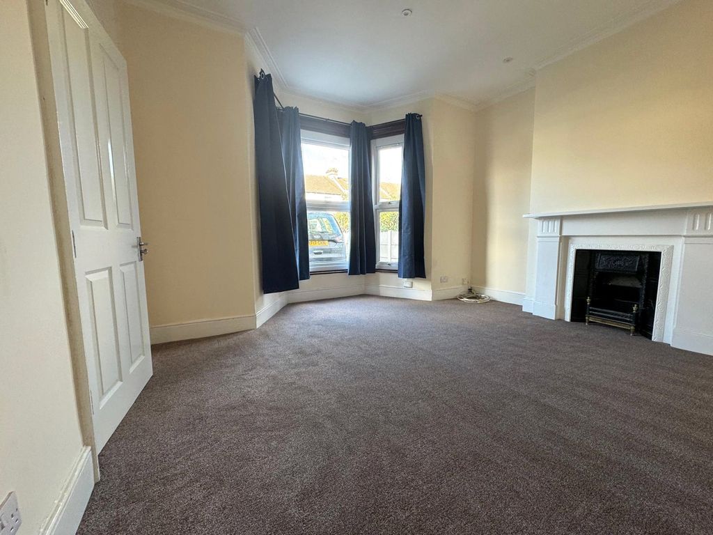 Property photo 3 of 15 Picture No. 05