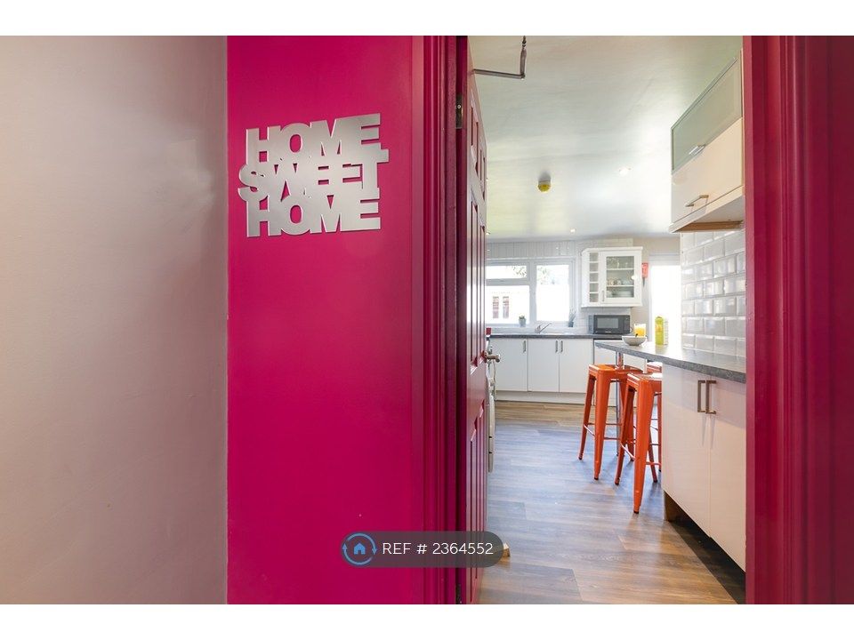 Property photo 2 of 12 Beautiful Co-Living Home For Professionals!