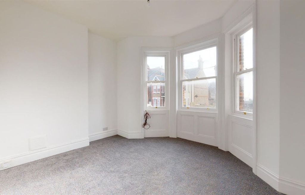 Property photo 2 of 7 Picture 2