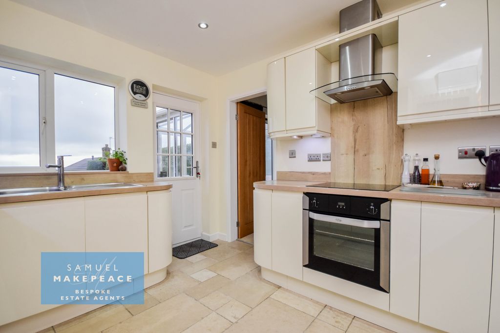 Property photo 2 of 31 Gallery