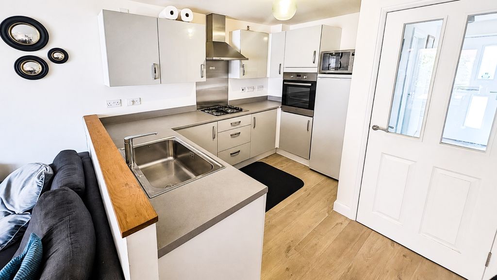 Property photo 3 of 23 Pbox-Img.Jpg