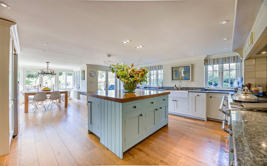 Property photo 2 of 29 Picture No. 31