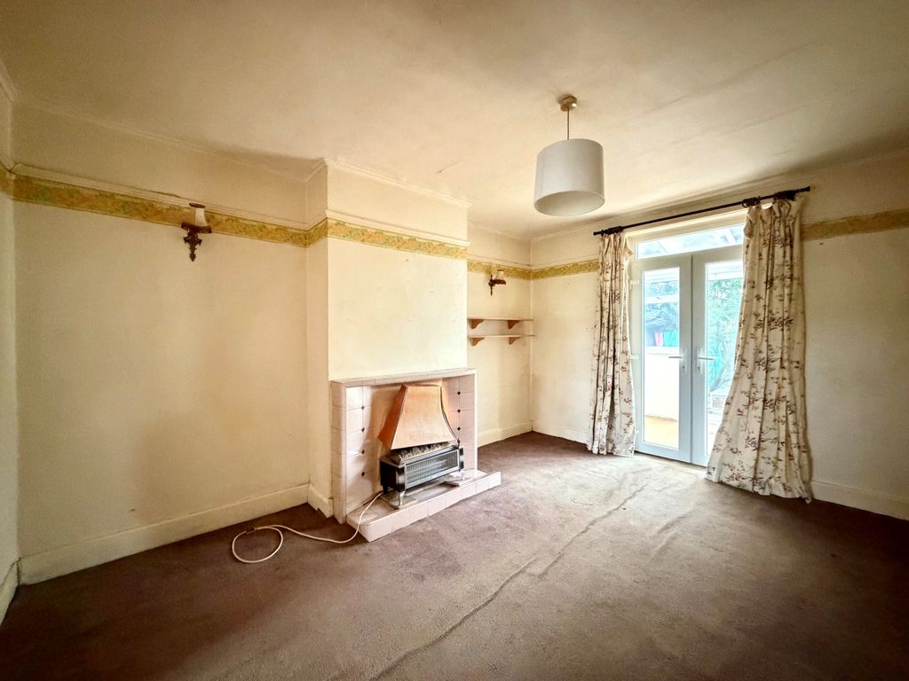 Property photo 3 of 11 11