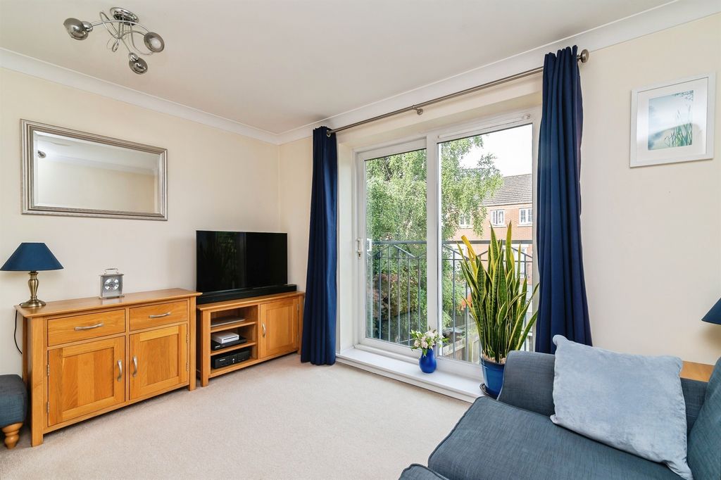 Property photo 3 of 19