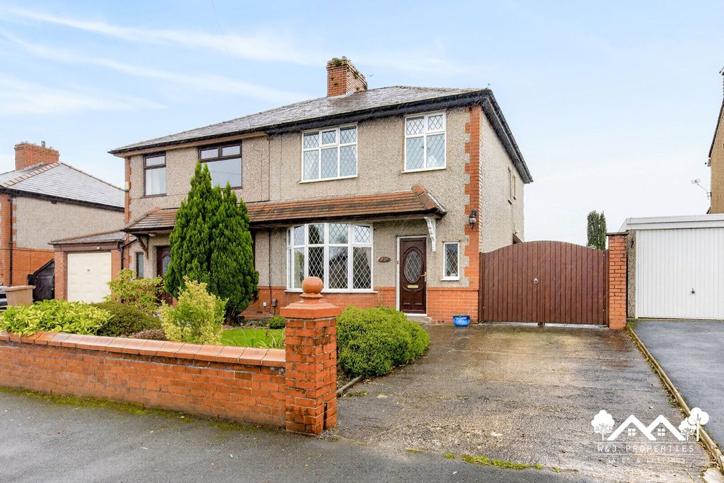 Property photo 1 of 31