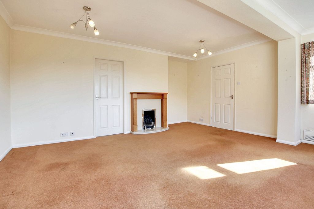 Property photo 2 of 39