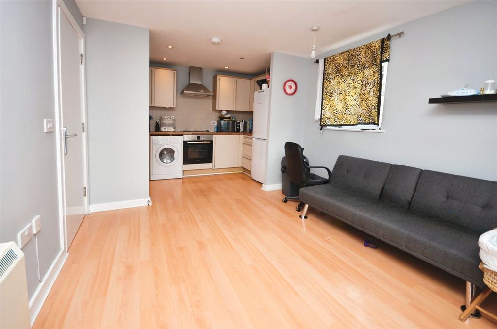 Property photo 2 of 10 Picture No. 06