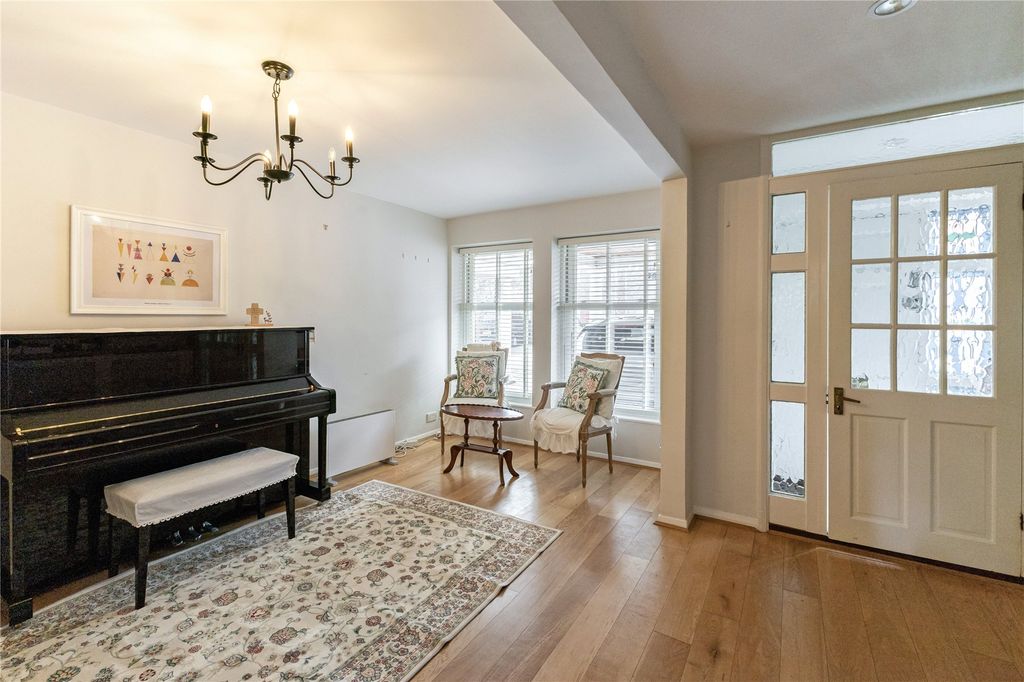 Property photo 2 of 20 Picture No. 12