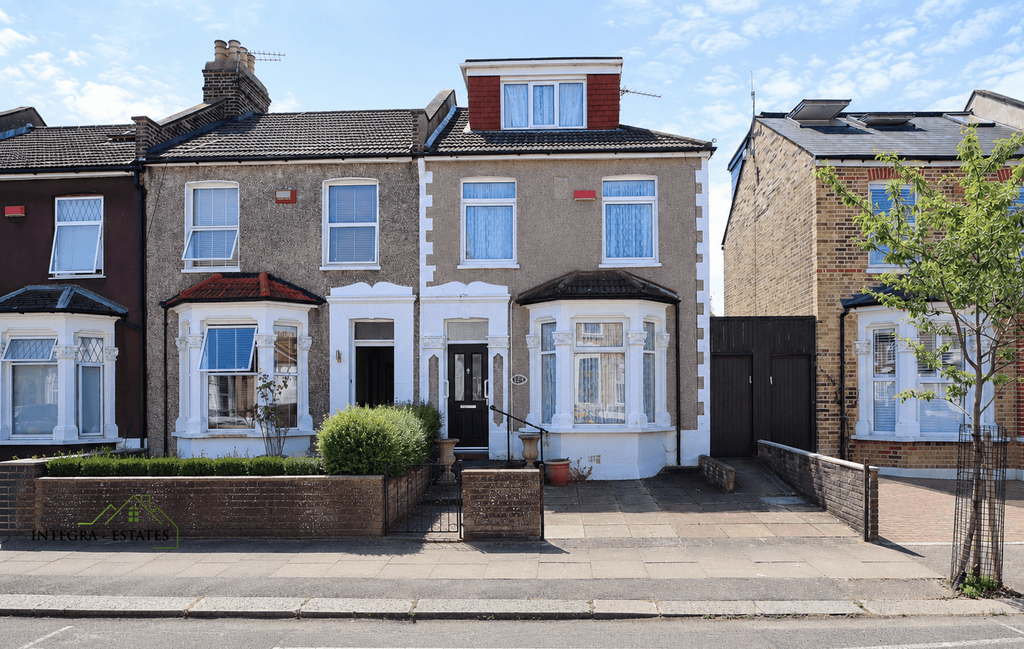 Property photo 1 of 18 Braidwood Road Catford Se6 Front Of House