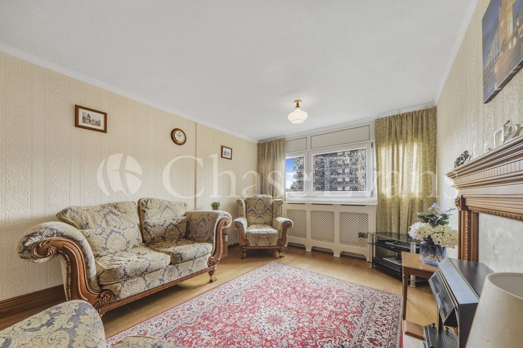 Property photo 1 of 21 Living